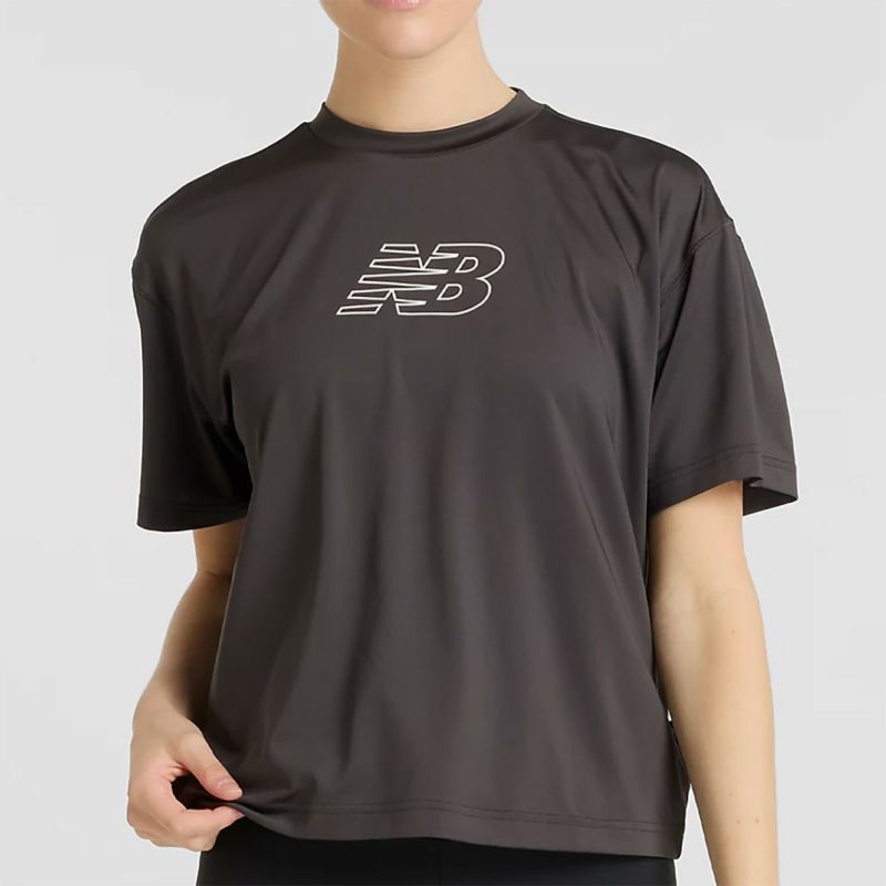 ニューバランスNewBalanceジムフィットネスヨガウェア半袖TシャツリラックスグラフィックショートスリーブTシャツRelaxedGraphicT-ShirtAWT51135-BLKレディース女性25SP春夏