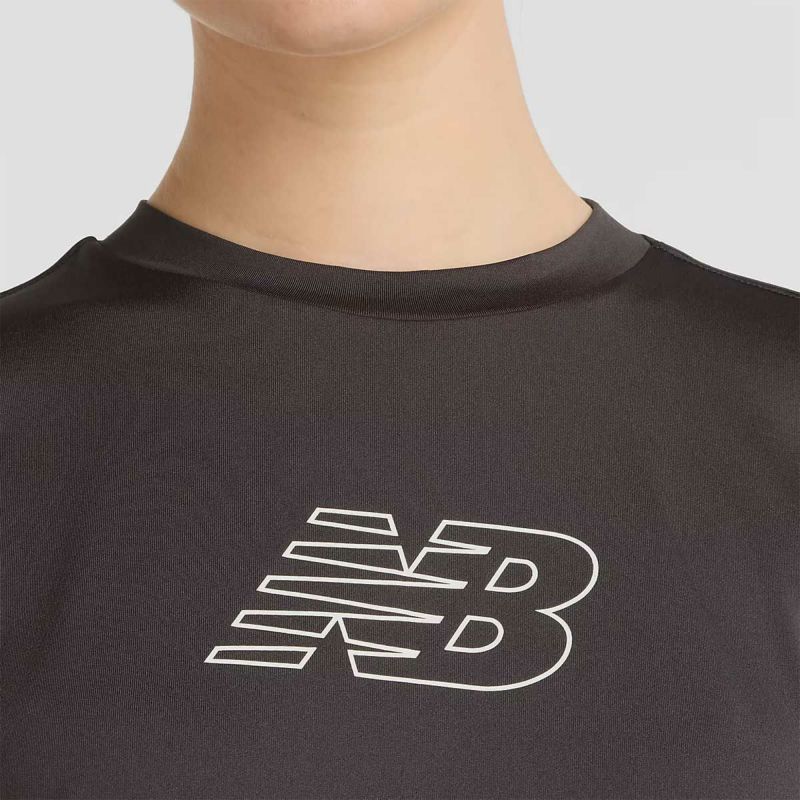 ニューバランスNewBalanceジムフィットネスヨガウェア半袖TシャツリラックスグラフィックショートスリーブTシャツRelaxedGraphicT-ShirtAWT51135-BLKレディース女性25SP春夏