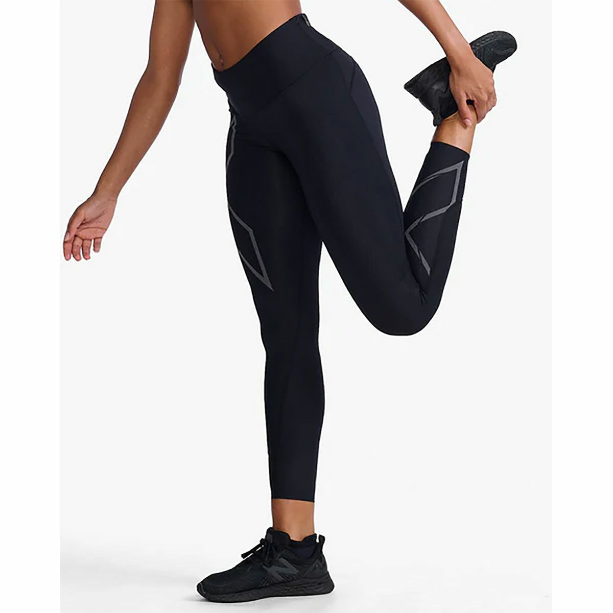 2XUツータイムズユーランニングウェアボトムスインナースパッツレギンスライトスピードMCSミッドライズコンプレッションタイツWA6523B-BLKBRFレディース女性25SP春夏