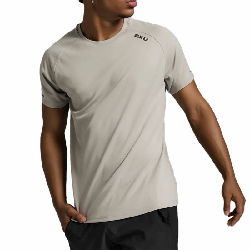 2XUツータイムズユーランニングウェア半袖TシャツエアロTシャツAeroTeeMR6557A-CARBRFメンズ男性25SP春夏