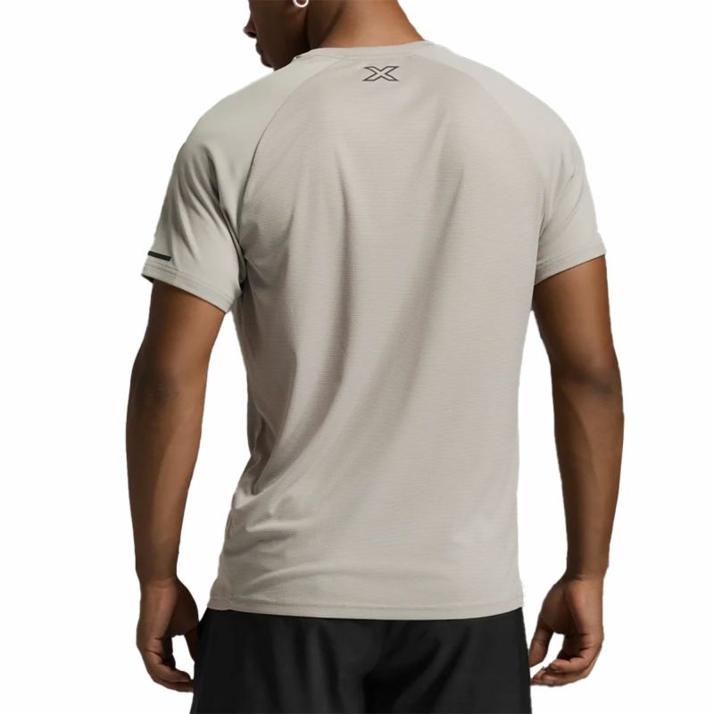 2XUツータイムズユーランニングウェア半袖TシャツエアロTシャツAeroTeeMR6557A-CARBRFメンズ男性25SP春夏