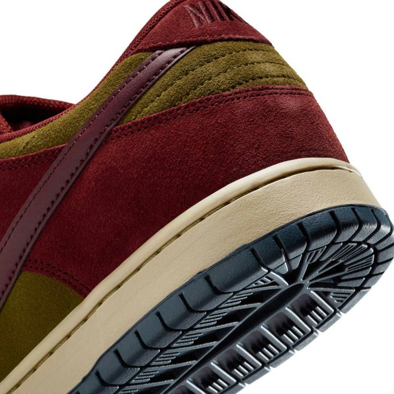 ナイキSBNIKESBスケボースケートボードスケシュースニーカーシューズ靴DUNKLOWPRODarkTeamRedandOliveFlakHQ1625-600メンズ男性25FA秋冬