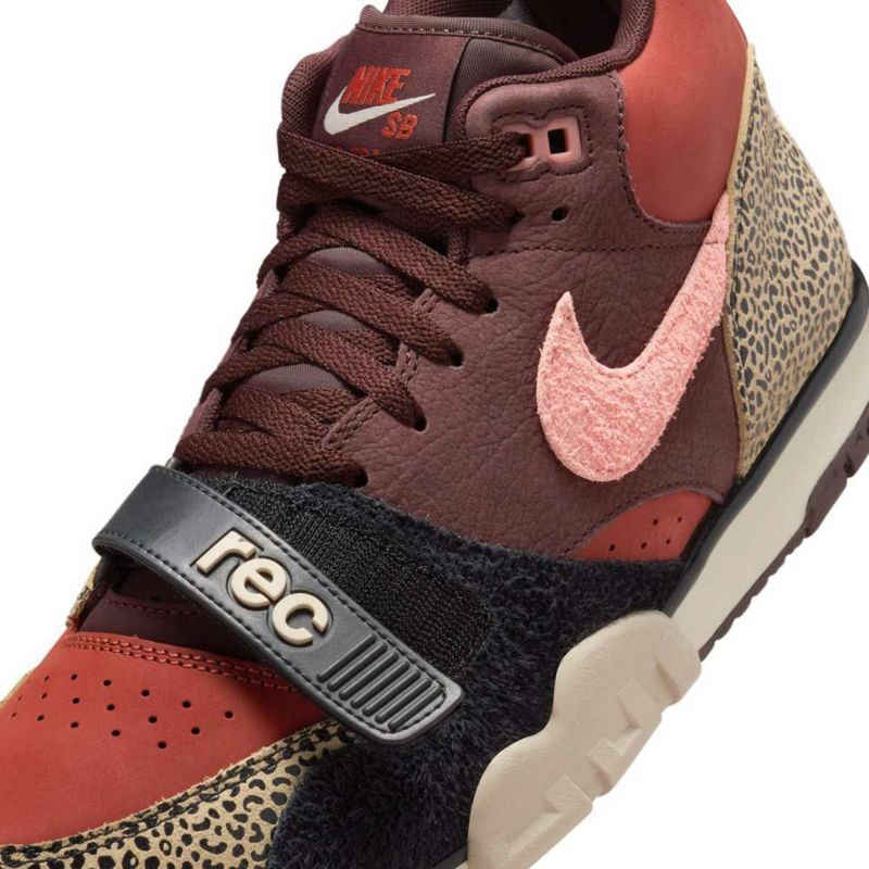 ナイキSBNIKESBスケボースケートボードスケシュースニーカーシューズ靴AIRTRAINER1QSARTS-RECIF0501-200メンズ男性25FA秋冬