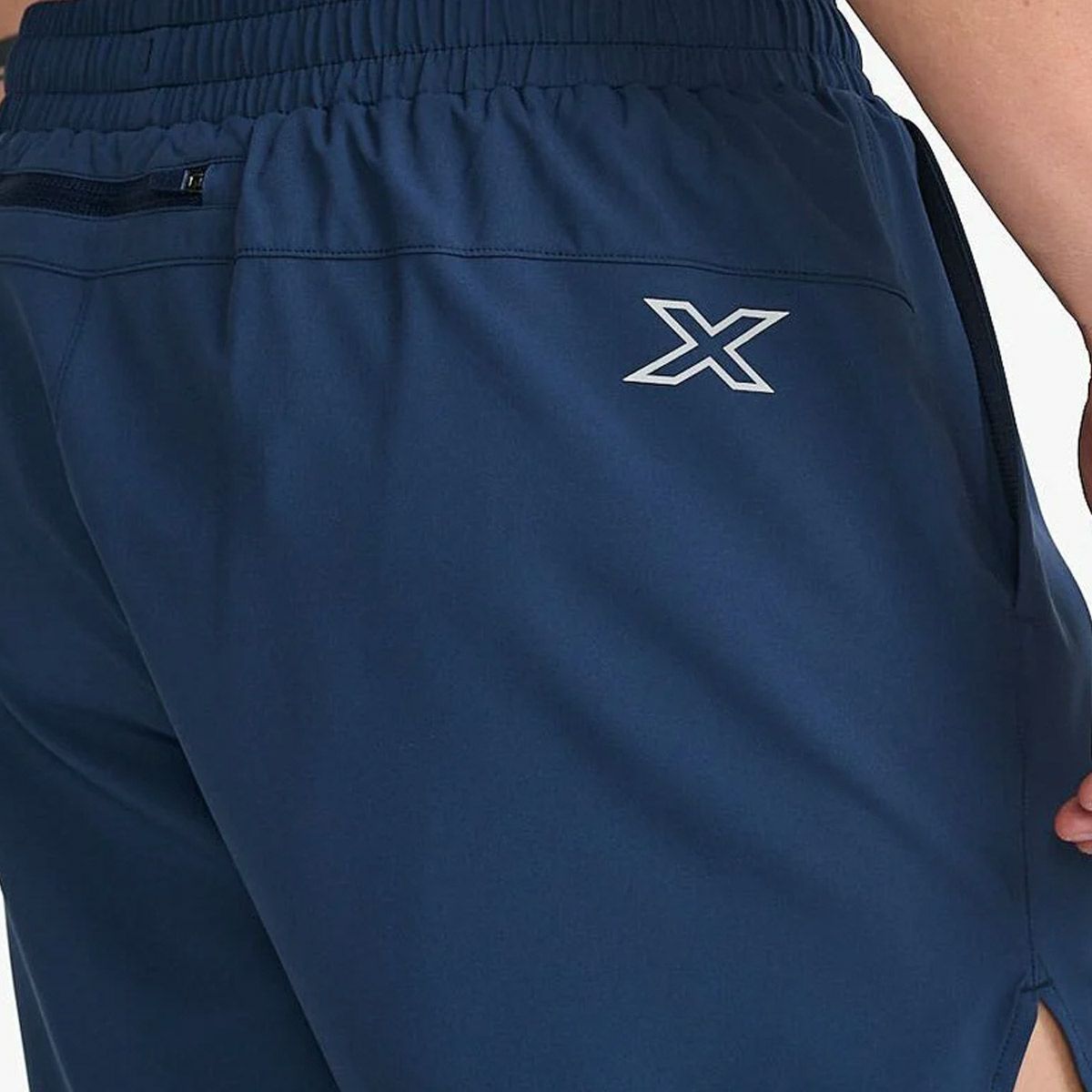 2XUツータイムズユーランニングウェアボトムスショートハーフパンツ短パンエアロ5インチショート2.0Aero5InchShorts2.0MR6903Bメンズ男性25FA秋冬