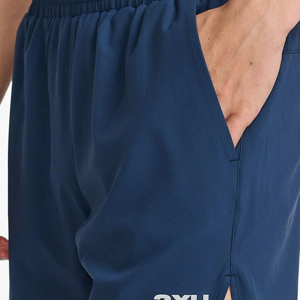 2XUツータイムズユーランニングウェアボトムスショートハーフパンツ短パンエアロ5インチショート2.0Aero5InchShorts2.0MR6903Bメンズ男性25FA秋冬