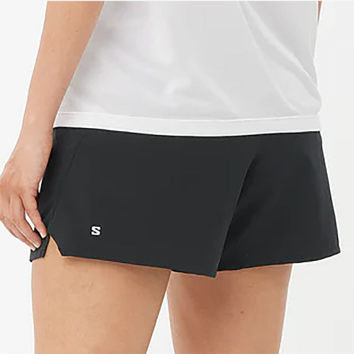 サロモンSALOMONランニングウェアボトムスショートハーフパンツ短パンSHAKEOUTCORE4SHORTSLC2451300レディース女性25FA秋冬
