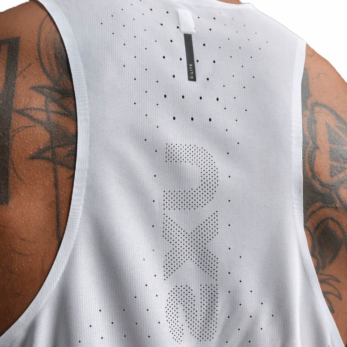 2XUツータイムズユーランニングウェアノースリーブタンクトップライトスピードリアクトシングレットLightSpeedReactSingletMR7375A-BGPBRFメンズ男性25FA秋冬