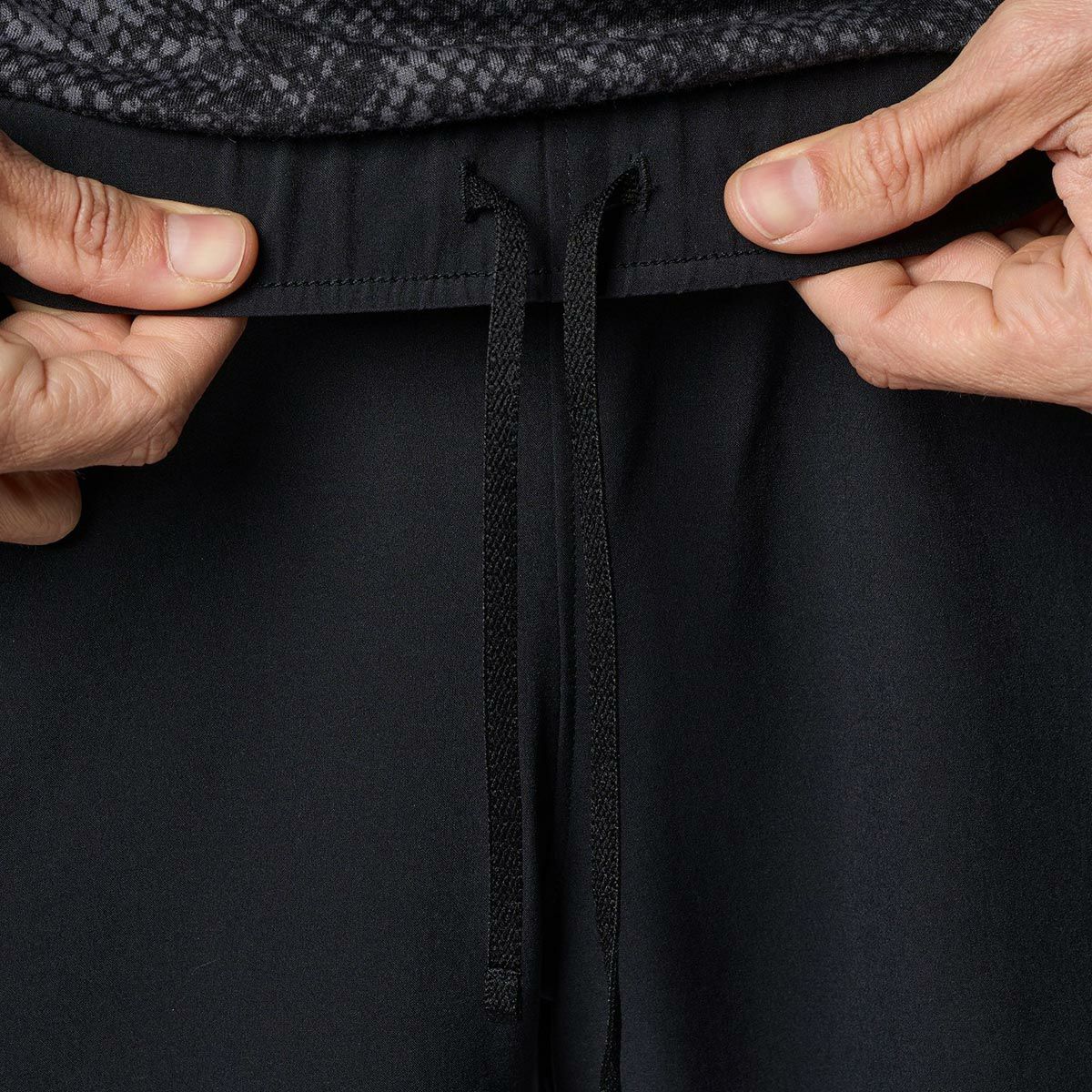 アンダーアーマーUNDERARMOURジムフィットネスヨガウェアボトムスショートハーフパンツ短パンウーブン7インチショーツUAWOVEN7inShort1384809-001メンズ男性25FA秋冬