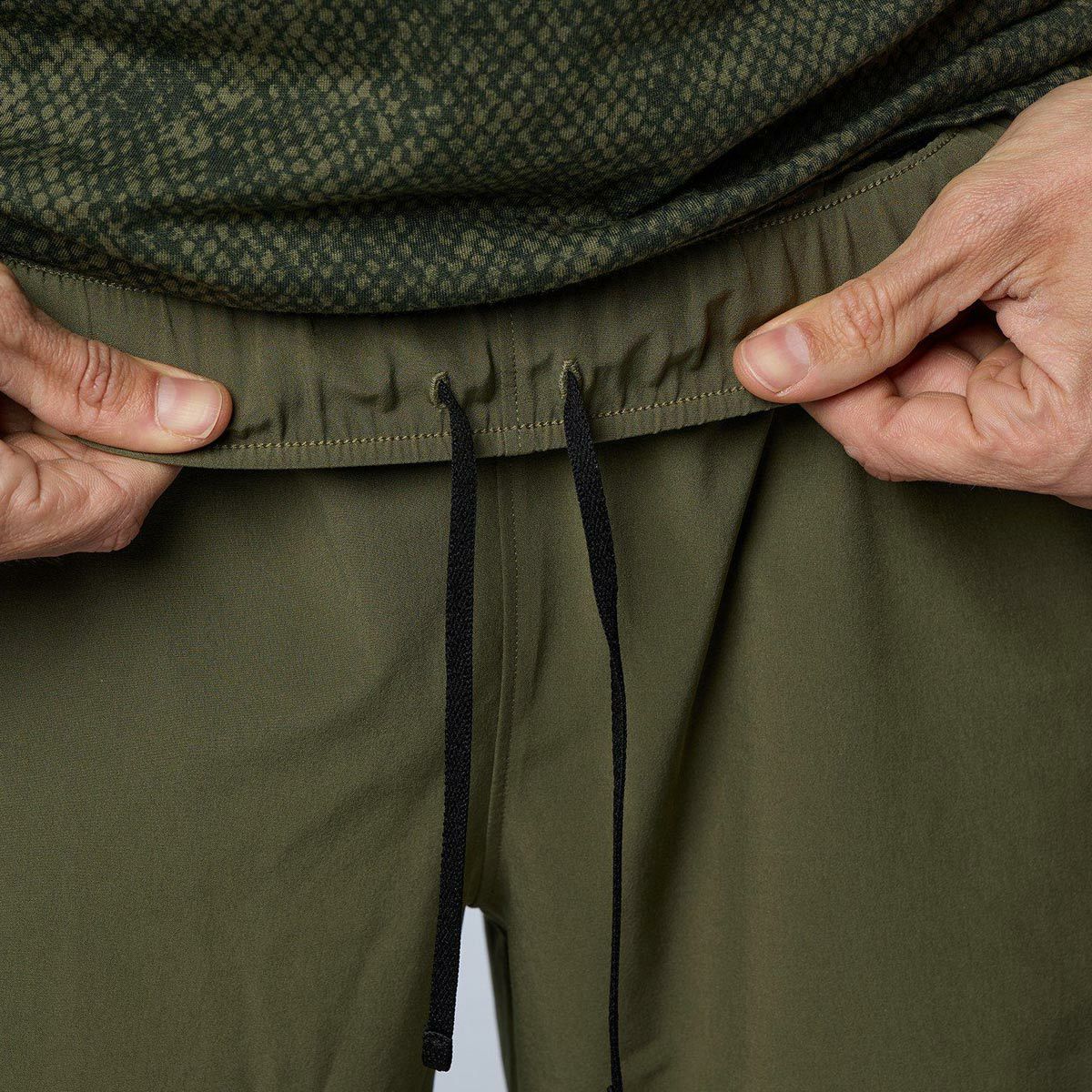 アンダーアーマーUNDERARMOURジムフィットネスヨガウェアボトムスショートハーフパンツ短パンUAウーブン7インチショーツWOVEN7inShort1384809-390メンズ男性25FA秋冬