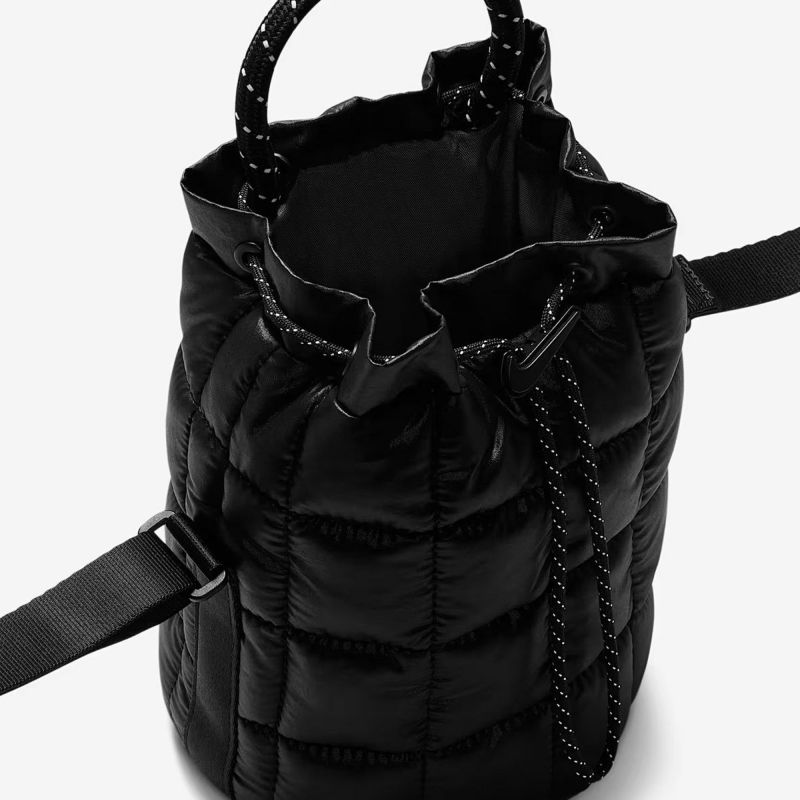 ナイキNIKEアウトドアカジュアル鞄バッグトートバッグNSWPUFFLETINYTOTEHQ6709-010レディース女性25HO秋冬