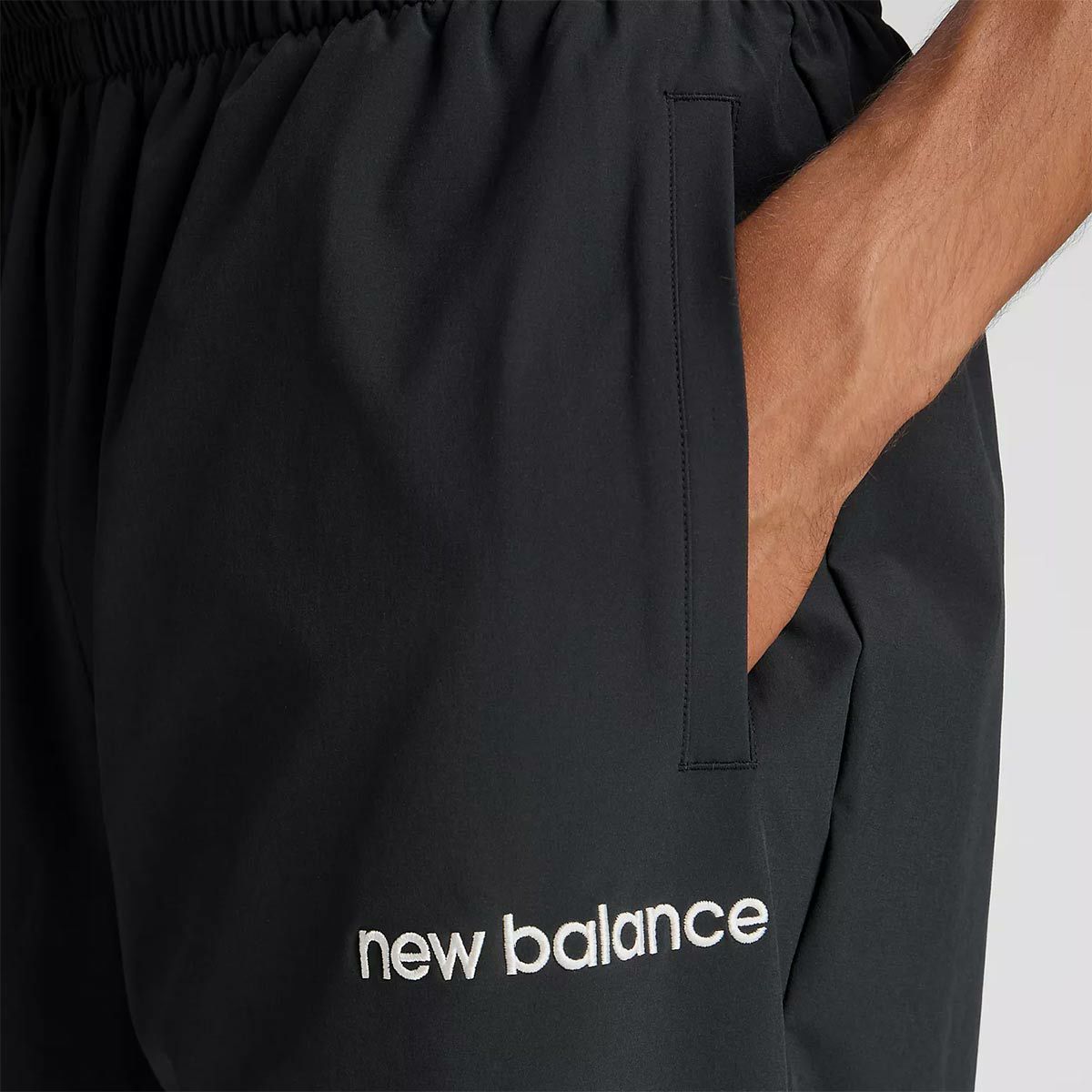 ニューバランスNewBalanceジムフィットネスヨガウェアボトムスロングパンツ長ズボンMeshLinedWovenTrackPantAMP53171-BKメンズ男性25FA秋冬