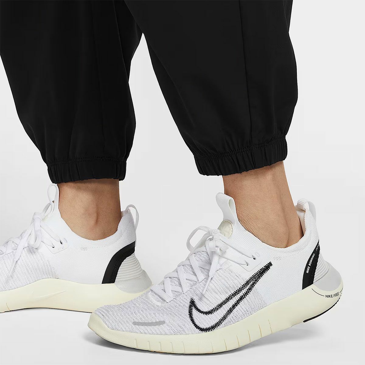 ナイキNIKEジムフィットネスヨガウェアボトムスロングパンツ長ズボンナイキワンウィメンズレペルハイウエストウーブンパンツIH8612-010レディース女性25HO秋冬