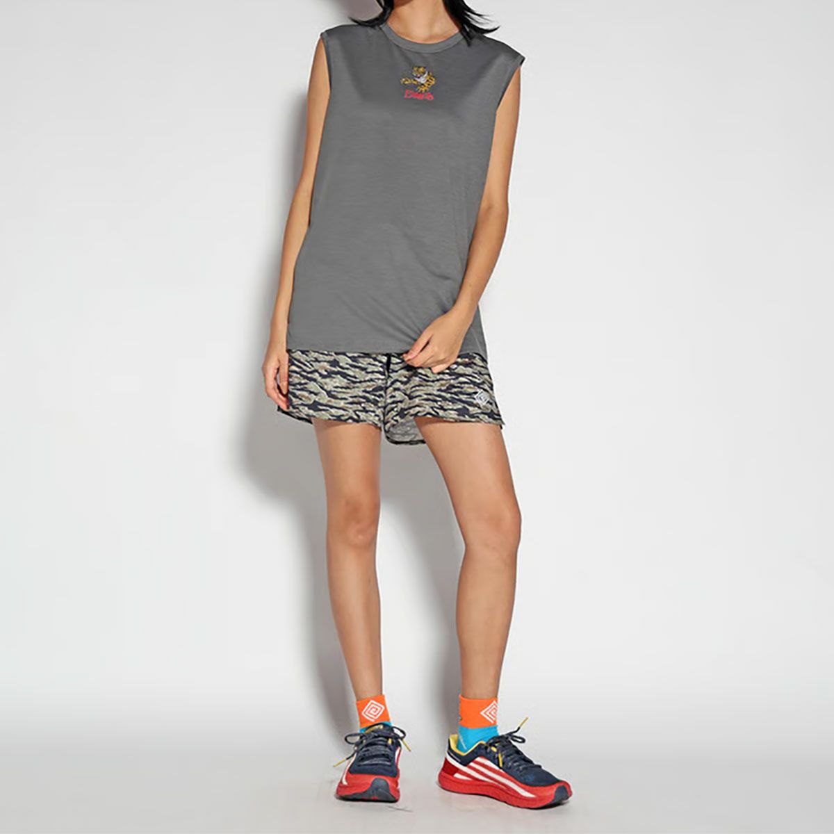 エルドレッソELDORESOランニングウェアノースリーブタンクトップJumpOutSleevelessE1221825メンズレディースユニセックス25FA秋冬