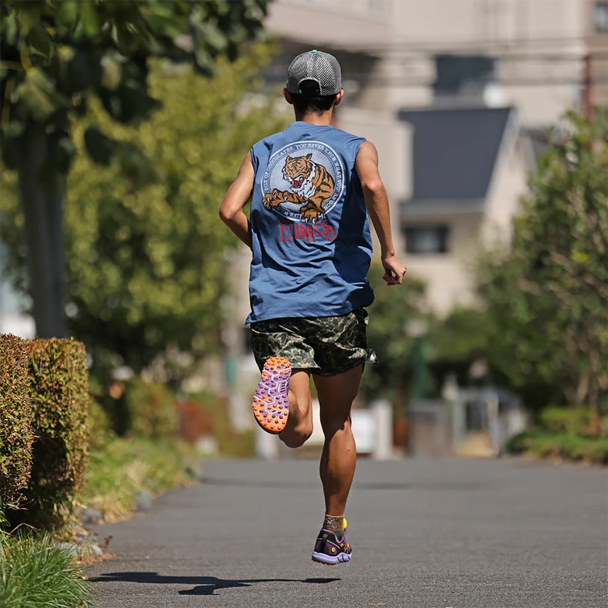 エルドレッソELDORESOランニングウェアノースリーブタンクトップJumpOutSleevelessE1221825メンズレディースユニセックス25FA秋冬