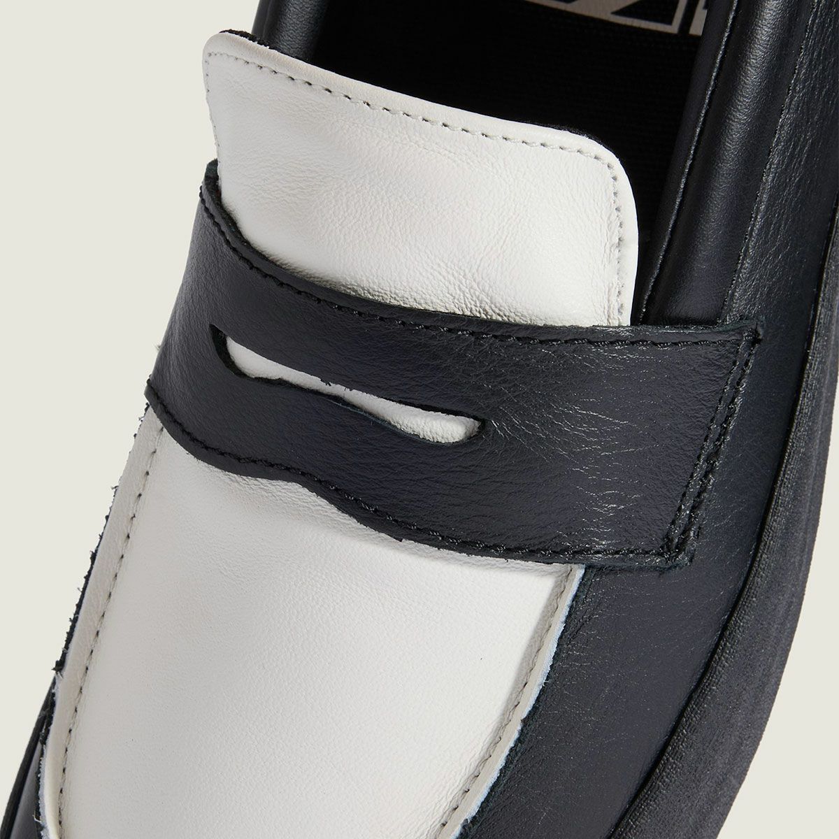 バンズVANSスケボースケートボードスケシュースニーカーシューズ靴スケートローファーSkateLoaferVN000VA6Y28メンズ男性25HO秋冬