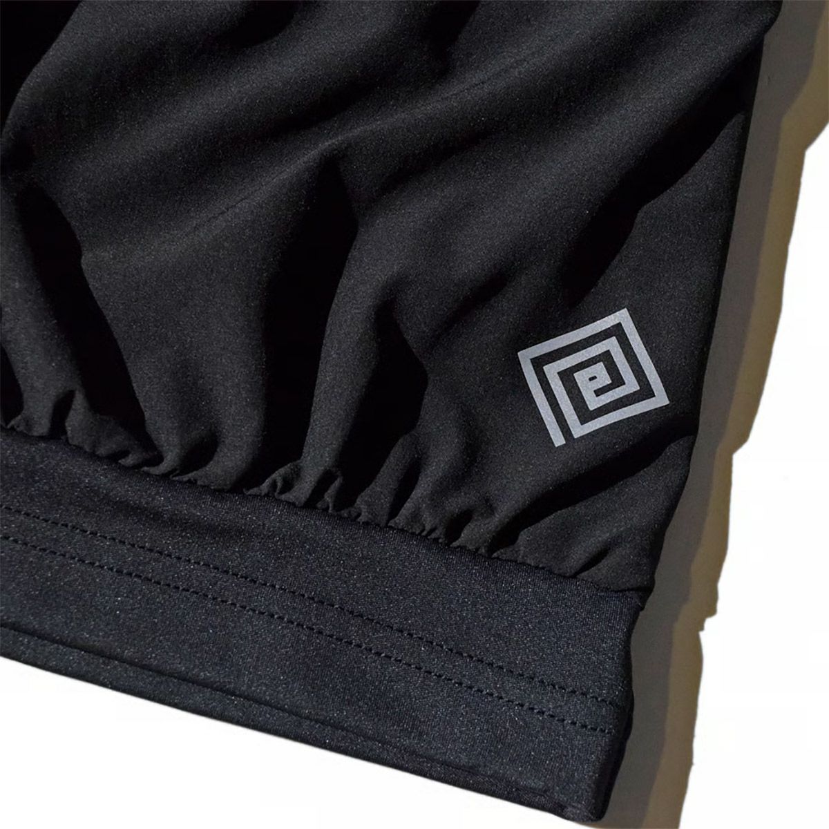 エルドレッソELDORESOランニングウェアボトムスショートハーフパンツ短パンDifferentbeforeandafterShortsE2111525メンズレディースユニセックス25FA秋冬