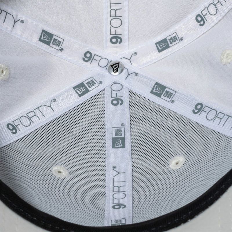 ニューエラNEWERAアウトドアカジュアル帽子キャップ9FORTYWhiteDayRhinestoneラインストーンニューヨークヤンキースクローム14908242メンズレディースユニセックス26SP春夏